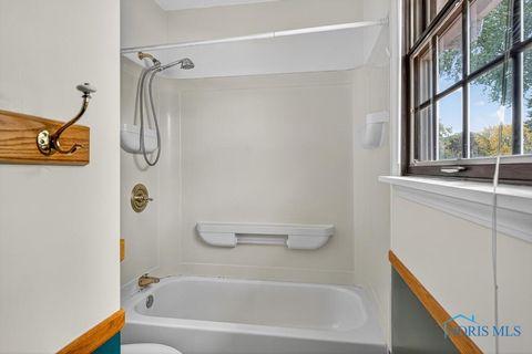 Tiny photo for 2155 Bishopsgate Drive, Toledo, OH 43614 (MLS # 6136918)