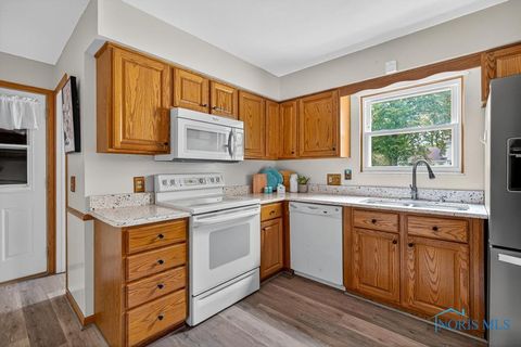Tiny photo for 2155 Bishopsgate Drive, Toledo, OH 43614 (MLS # 6136918)