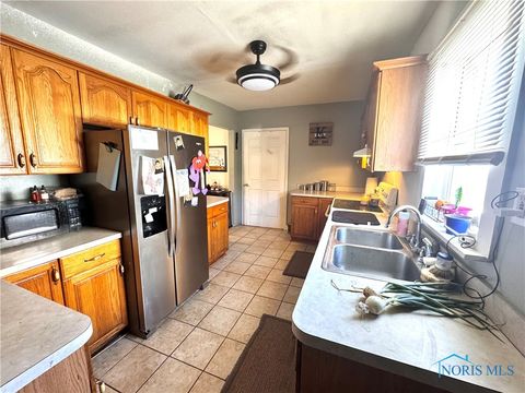 Tiny photo for 4623 Lewis Avenue, Toledo, OH 43612 (MLS # 6136571)