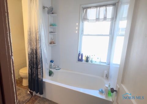 Tiny photo for 4623 Lewis Avenue, Toledo, OH 43612 (MLS # 6136571)