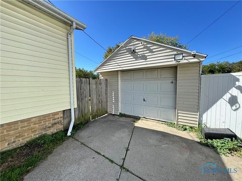 Tiny photo for 4623 Lewis Avenue, Toledo, OH 43612 (MLS # 6136571)