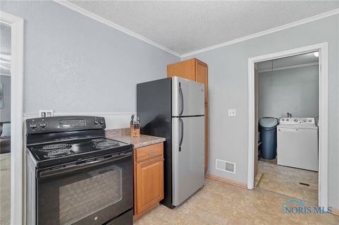 Tiny photo for 2511 County Road D, Swanton, OH 43558 (MLS # 6136967)
