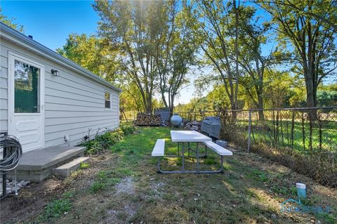 Tiny photo for 2511 County Road D, Swanton, OH 43558 (MLS # 6136967)