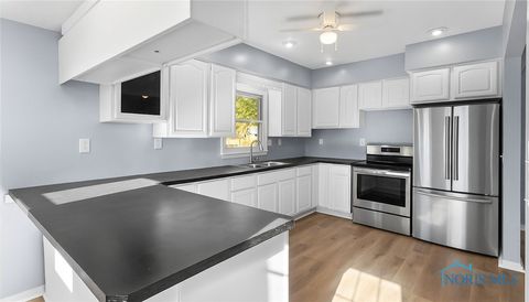 Tiny photo for 1418 Mott Avenue, Toledo, OH 43605 (MLS # 6136478)