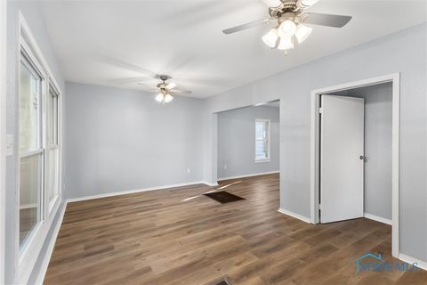Tiny photo for 1418 Mott Avenue, Toledo, OH 43605 (MLS # 6136478)