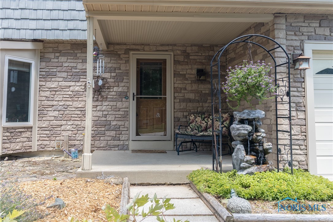 843 Colonial Court