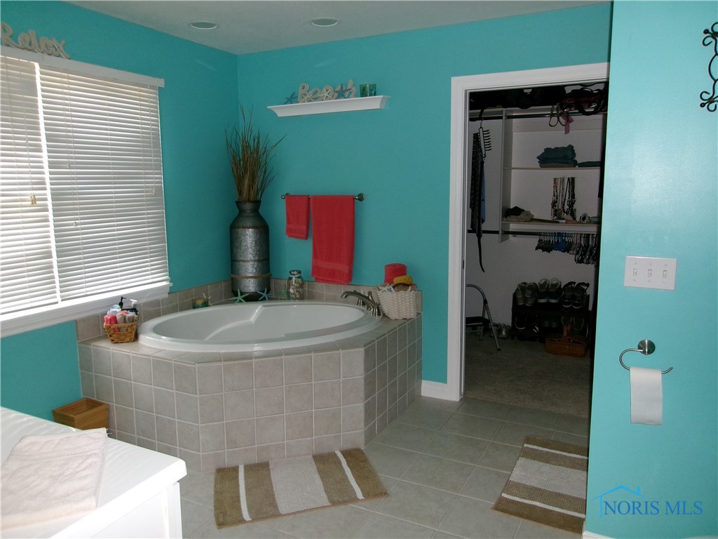928 Black Hawk Drive, Wauseon, Ohio image 11