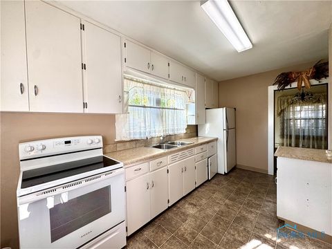 Tiny photo for 951 Grove Street, Defiance, OH 43512 (MLS # 6136982)