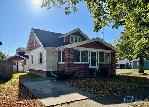 Photo of 951 Grove Street, Defiance, OH 43512 (MLS # 6136982)