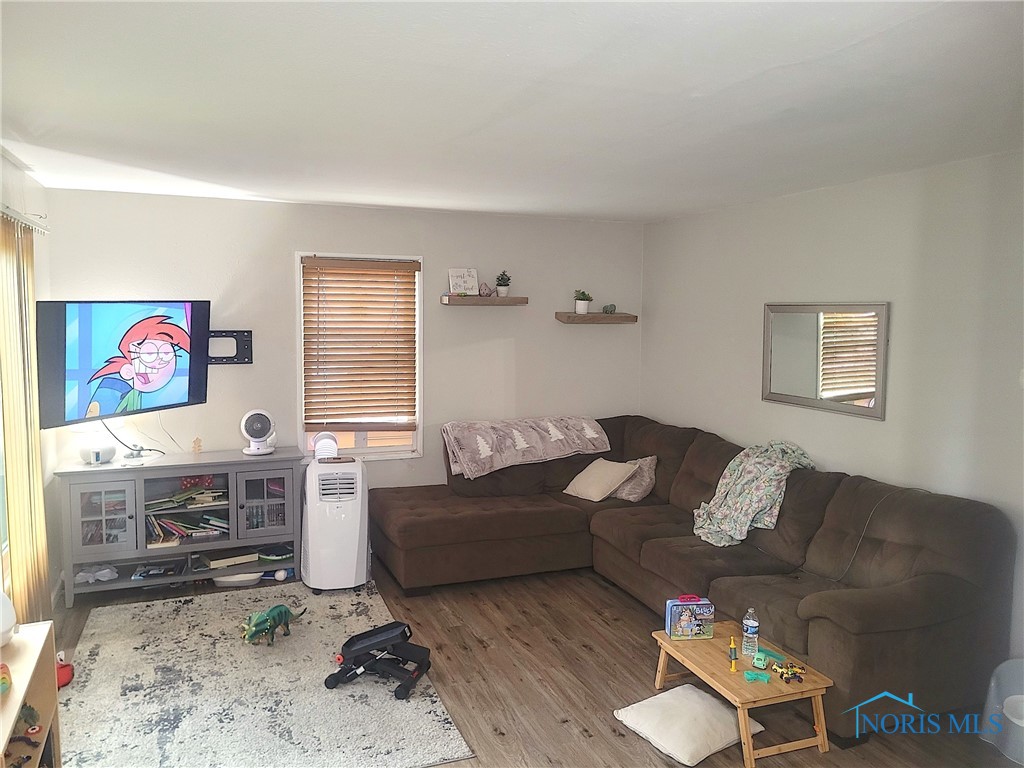 2534 Arletta Street, Toledo, Ohio image 6