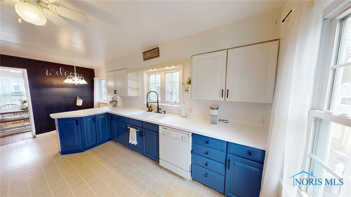 2934 Oxbridge Drive, Toledo, Ohio image 17