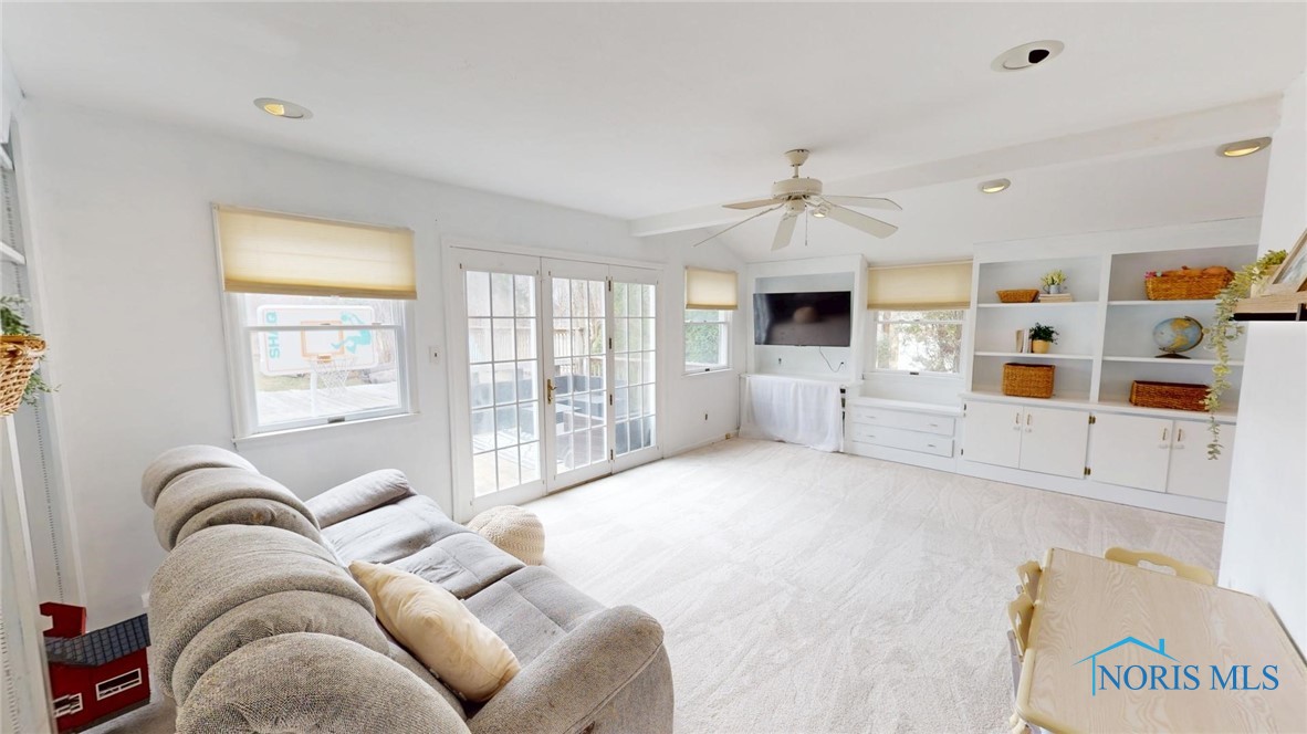 2934 Oxbridge Drive, Toledo, Ohio image 11