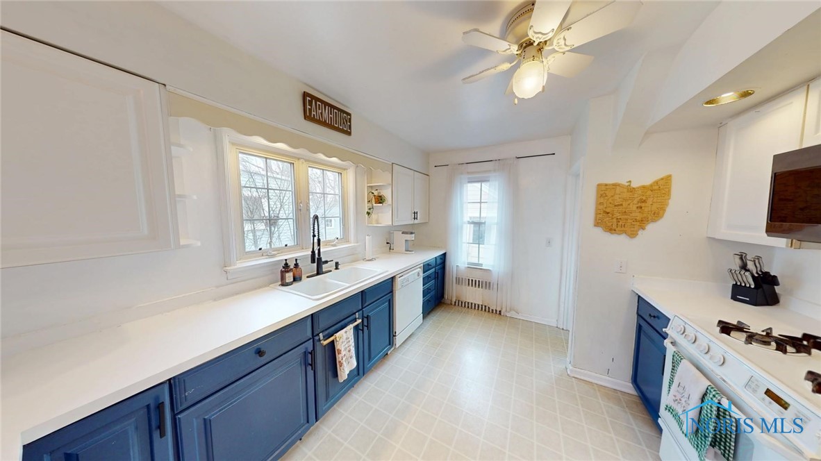 2934 Oxbridge Drive, Toledo, Ohio image 15