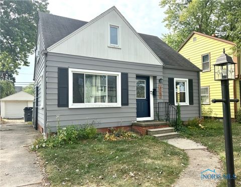 Tiny photo for 3157 Strathmoor Avenue, Toledo, OH 43614 (MLS # 6136252)