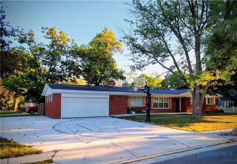 Tiny photo for 826 Parkview Avenue, Bryan, OH 43506 (MLS # 6136630)