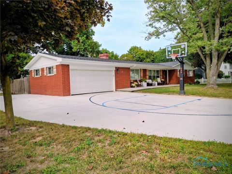 Tiny photo for 826 Parkview Avenue, Bryan, OH 43506 (MLS # 6136630)