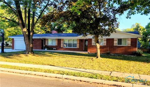 Tiny photo for 826 Parkview Avenue, Bryan, OH 43506 (MLS # 6136630)