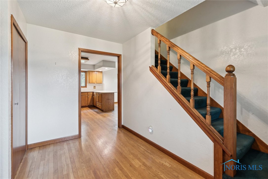 2560 Sequoia Drive, Toledo, Ohio image 6