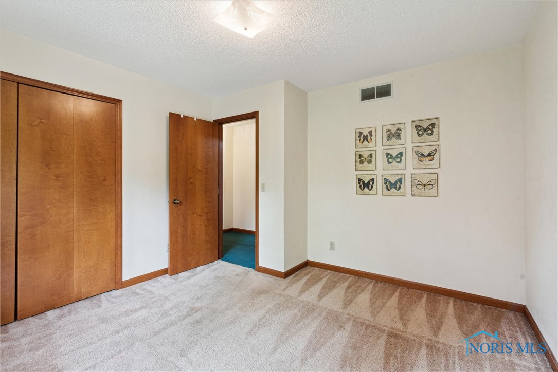 2560 Sequoia Drive, Toledo, Ohio image 35