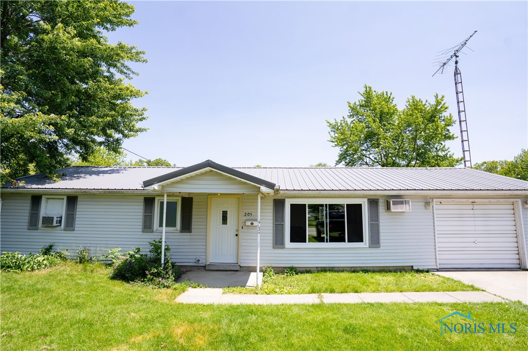 205 N Grant Street, Paulding, Ohio image 1