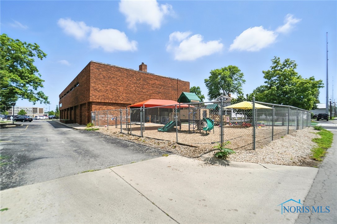 231 E Lincoln Street