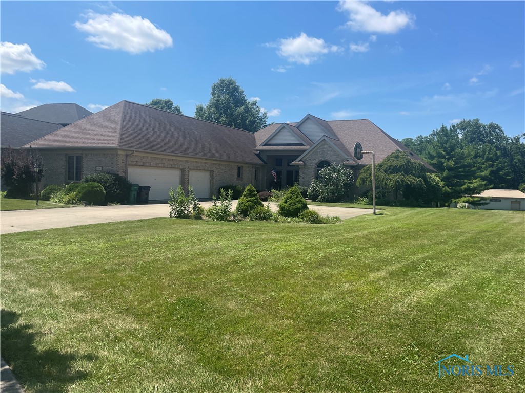 758 Creekside Drive, Rossford, Ohio image 2