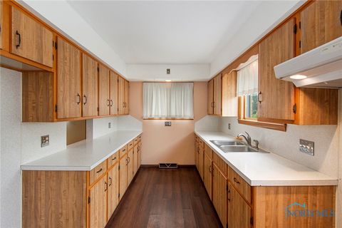 Tiny photo for 2909 111th Street, Toledo, OH 43611 (MLS # 6136155)