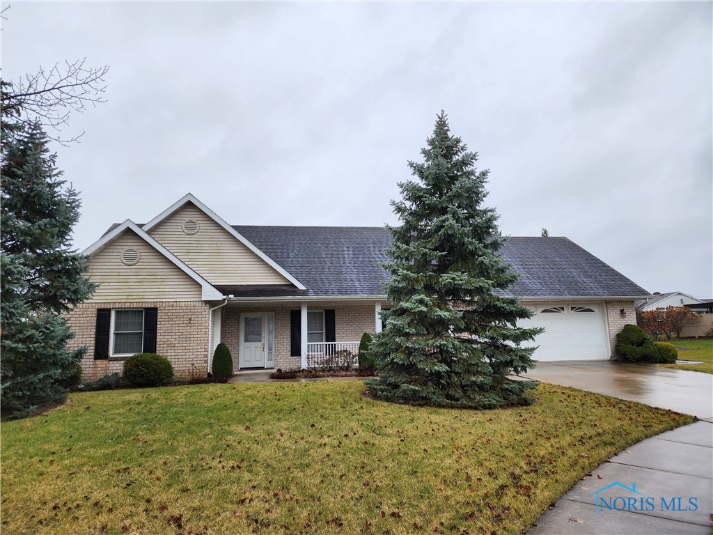 556 Becklee Drive, Napoleon, Ohio image 1