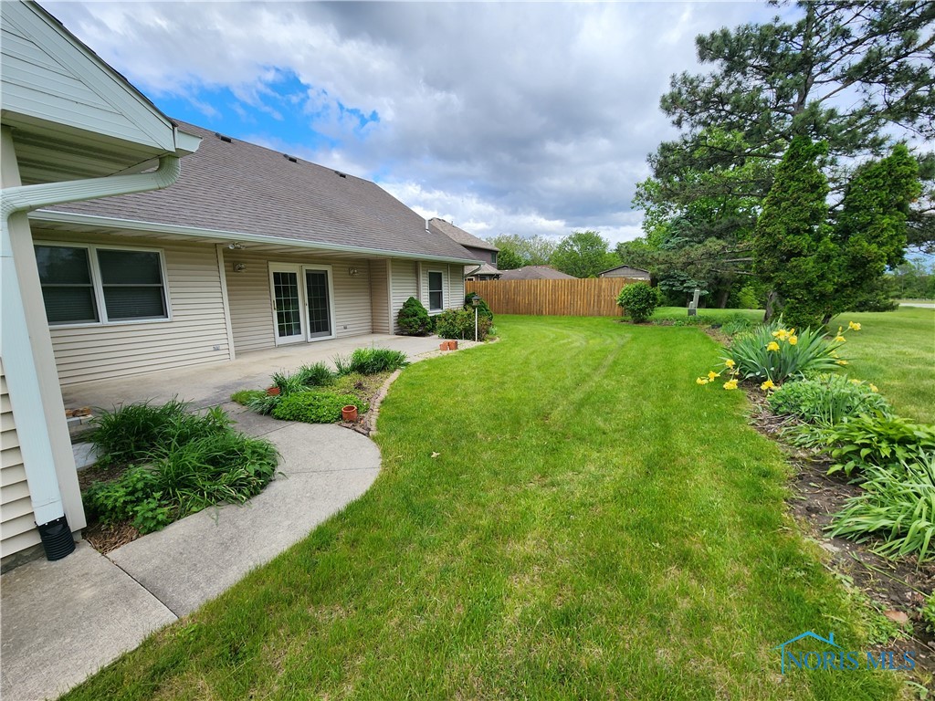 556 Becklee Drive, Napoleon, Ohio image 3