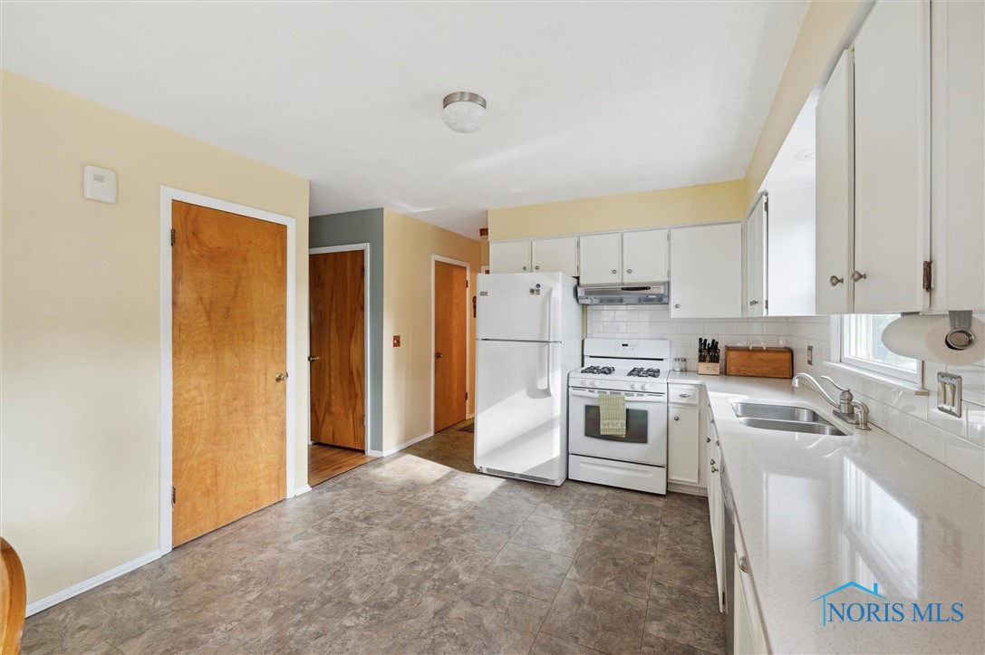 4734 Wickford Drive, Sylvania, Ohio image 12