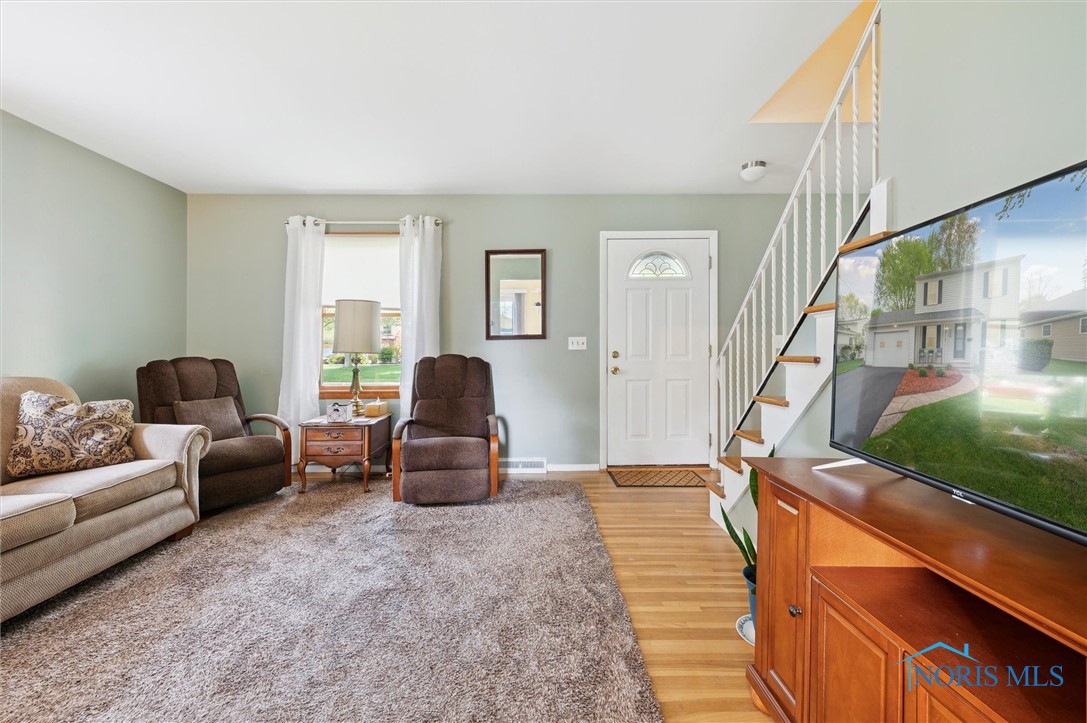 4734 Wickford Drive, Sylvania, Ohio image 8