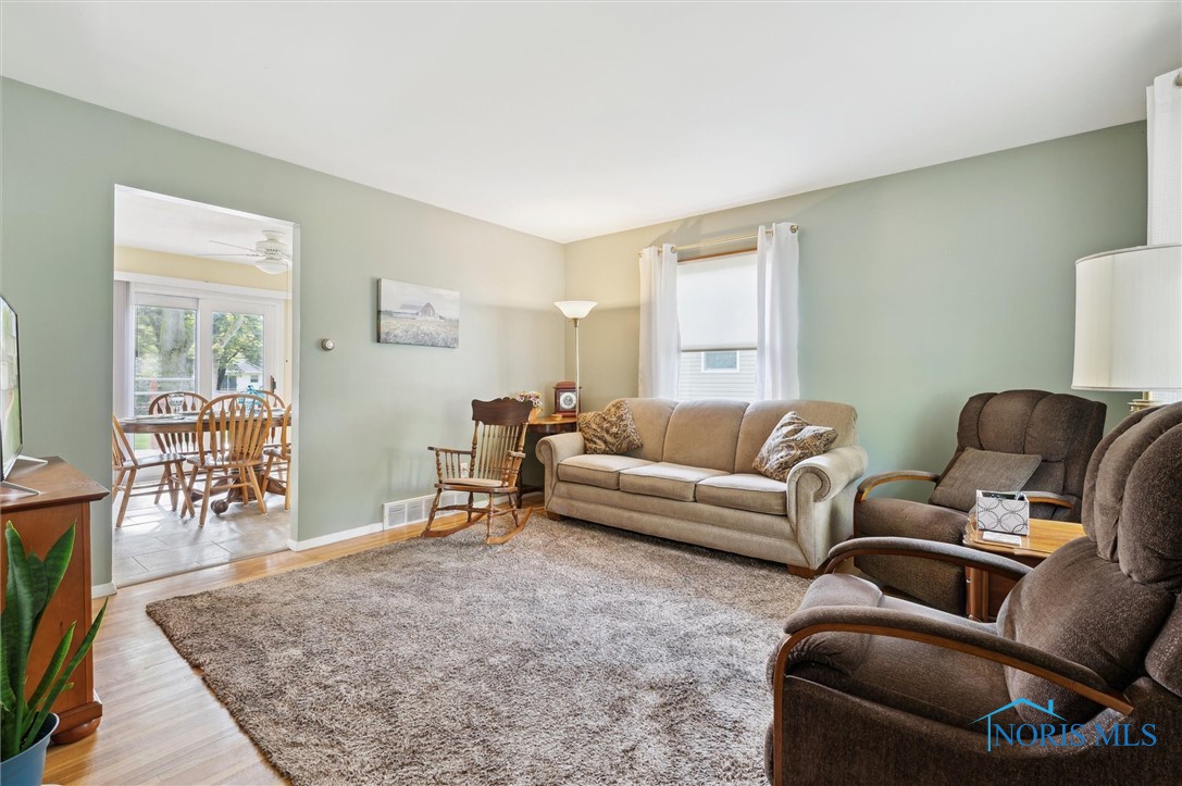 4734 Wickford Drive, Sylvania, Ohio image 7