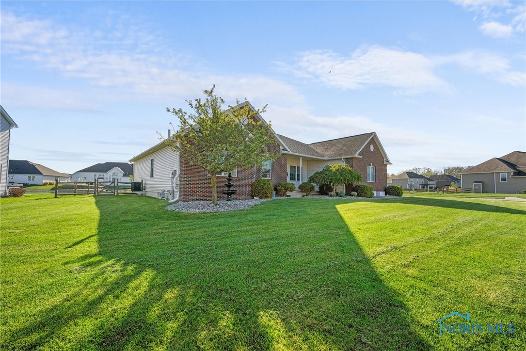 9646 Fieldstone Lane, Sylvania, Ohio image 3