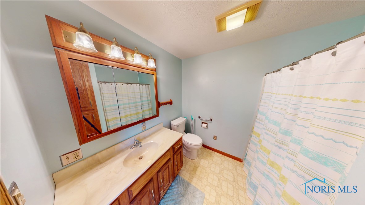 112 W High Street, Attica, Ohio image 16