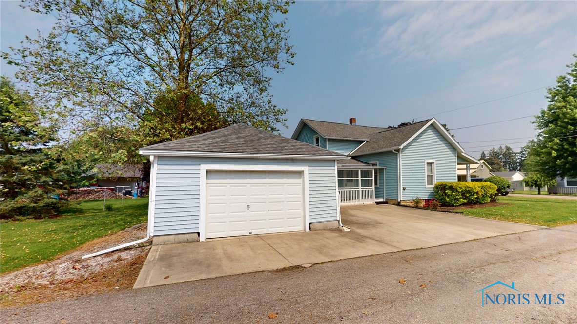 112 W High Street, Attica, Ohio image 4