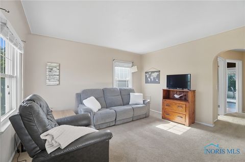 Tiny photo for 3214 Escott Avenue, Toledo, OH 43614 (MLS # 6136839)