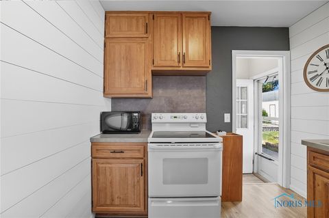 Tiny photo for 3214 Escott Avenue, Toledo, OH 43614 (MLS # 6136839)