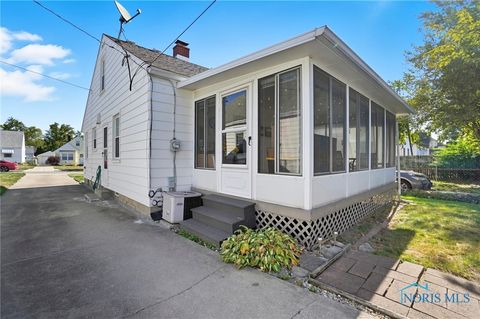 Tiny photo for 3214 Escott Avenue, Toledo, OH 43614 (MLS # 6136839)