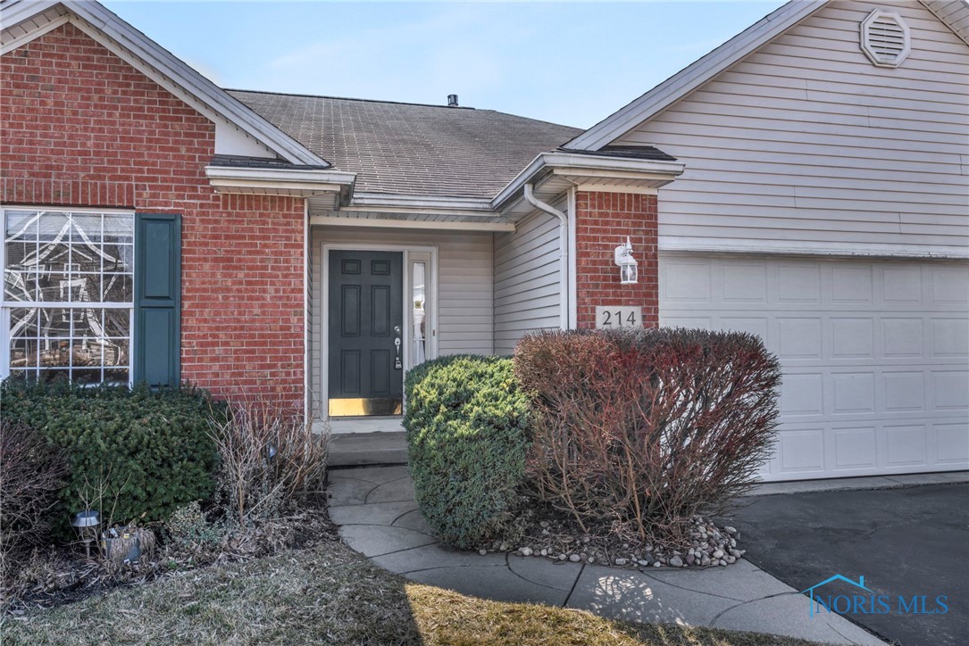 214 E Greenwood Drive, Haskins, Ohio image 2