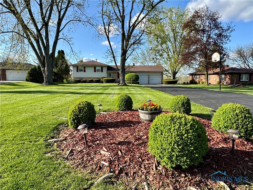 1883 Riverview Drive, Defiance, Ohio image 2