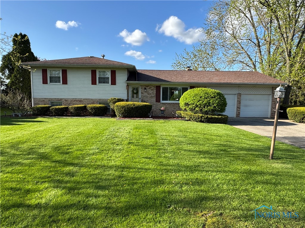 1883 Riverview Drive, Defiance, Ohio image 1
