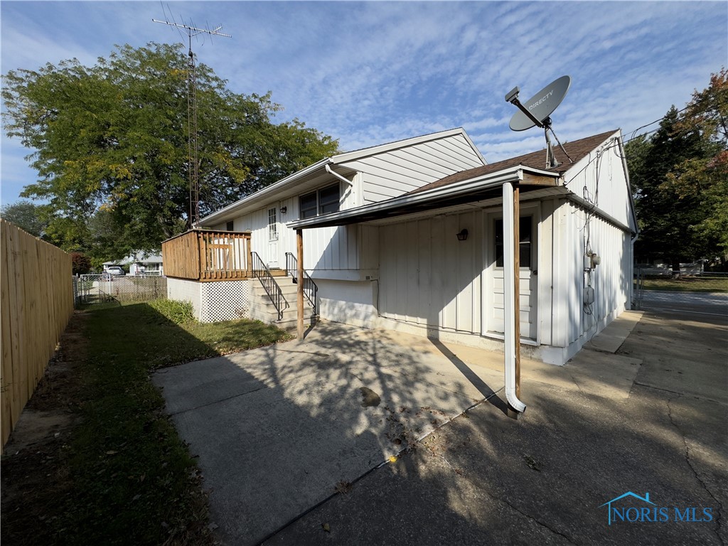 321 Norma Place, Northwood, Ohio image 6