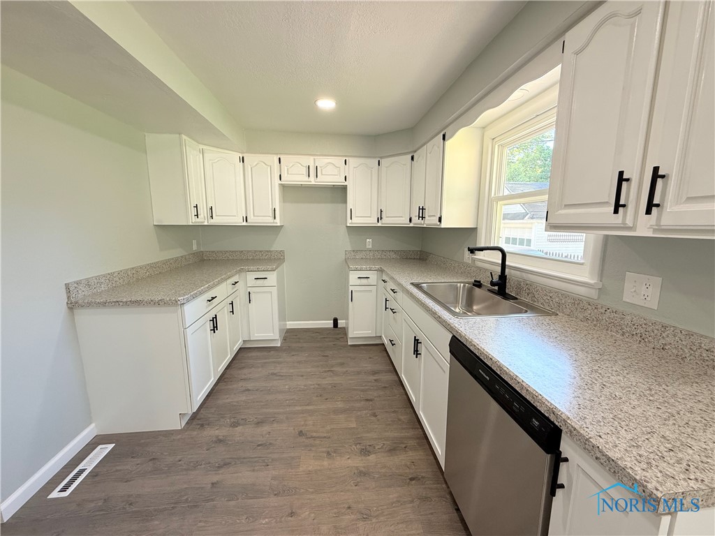 2249 Castlewood Drive, Toledo, Ohio image 7