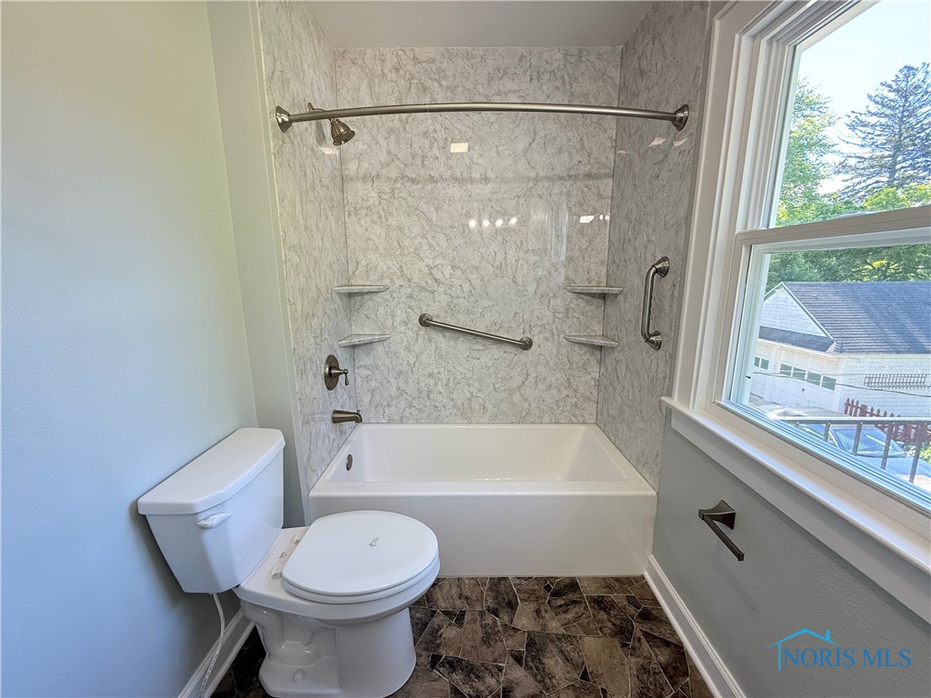 2249 Castlewood Drive, Toledo, Ohio image 19