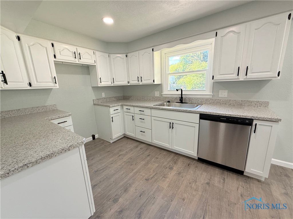 2249 Castlewood Drive, Toledo, Ohio image 8