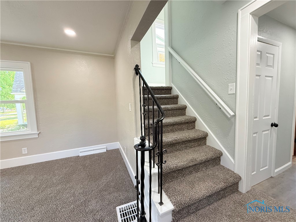 2249 Castlewood Drive, Toledo, Ohio image 12