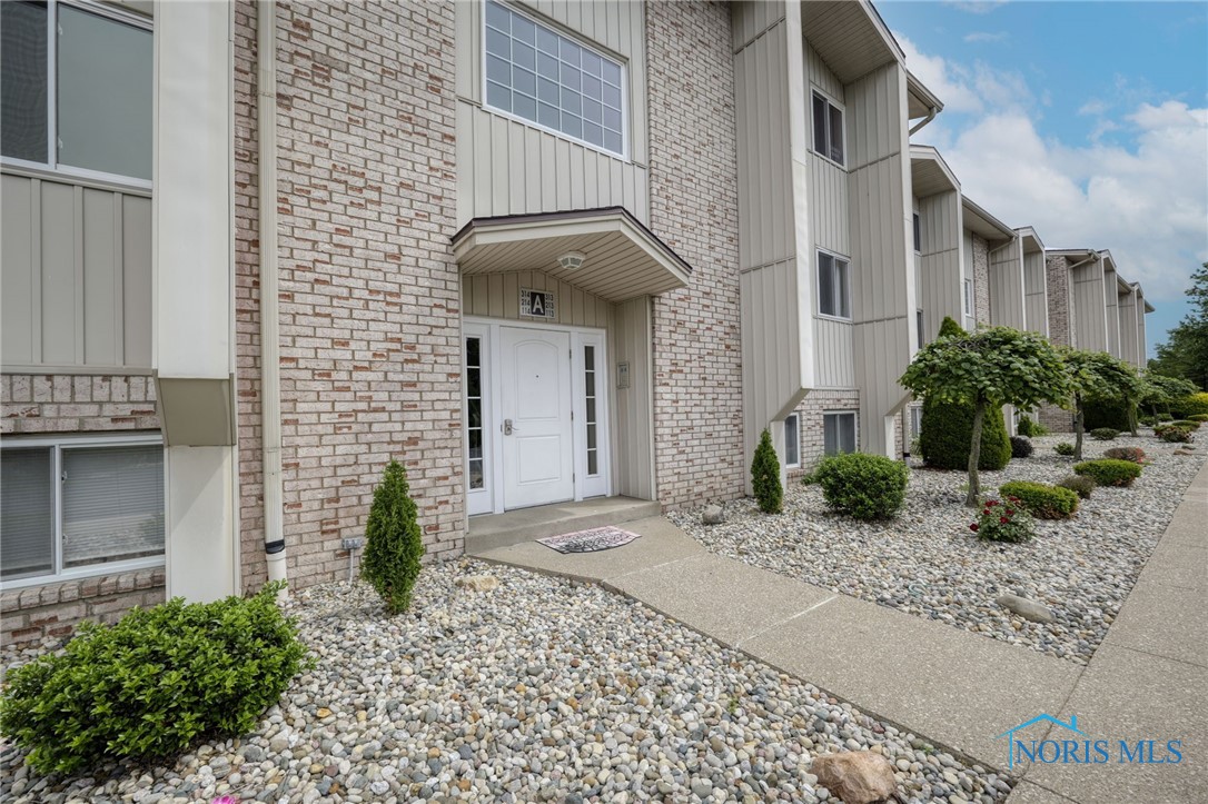 6640 Salisbury Road #A313, Maumee, Ohio image 2