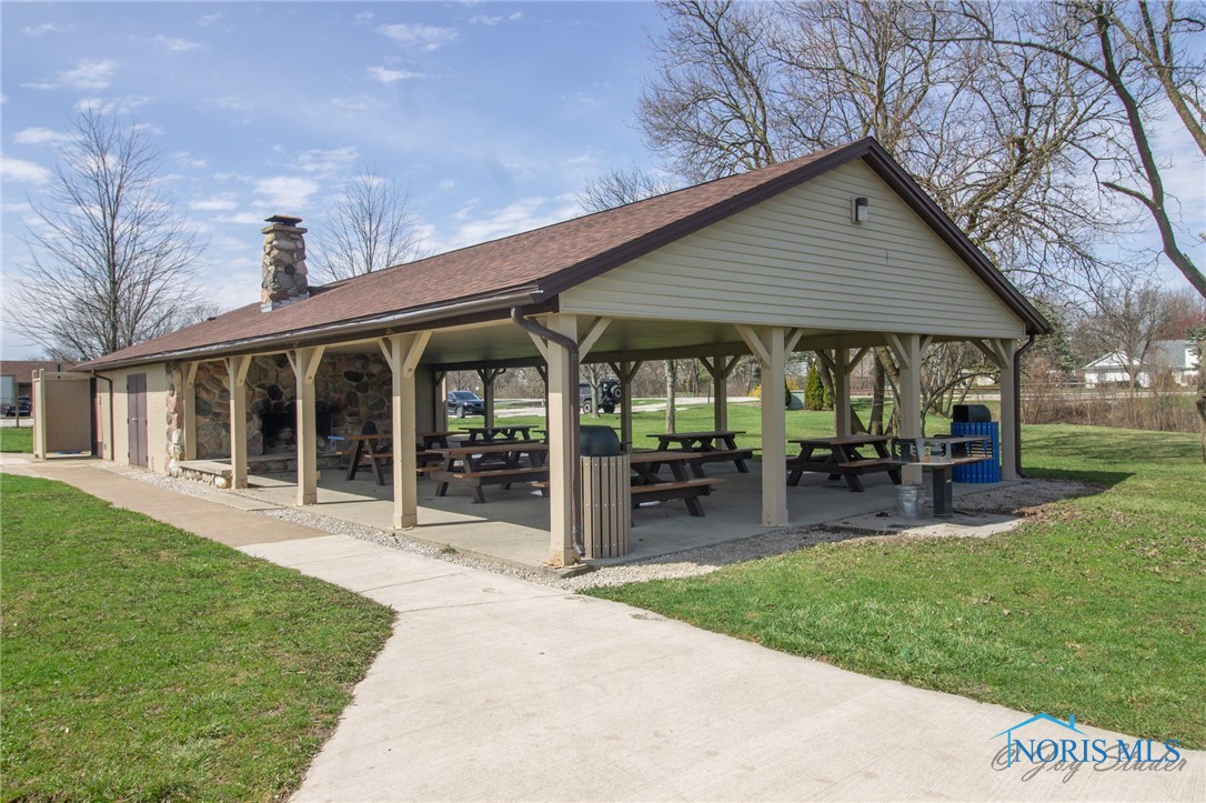 13 Meadowbrook Drive, Perrysburg, Ohio image 32