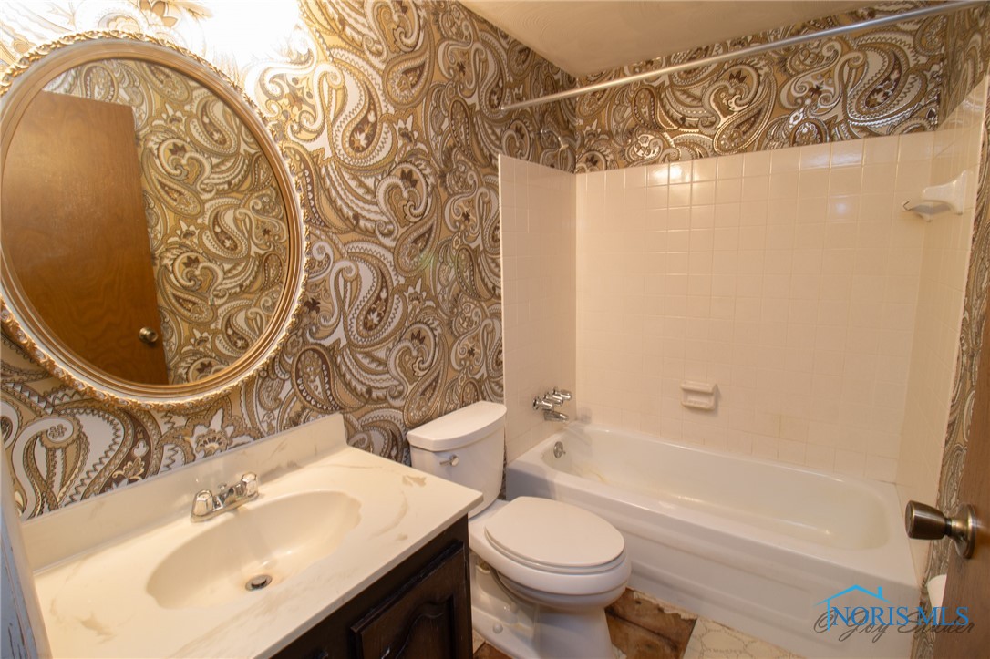 13 Meadowbrook Drive, Perrysburg, Ohio image 19