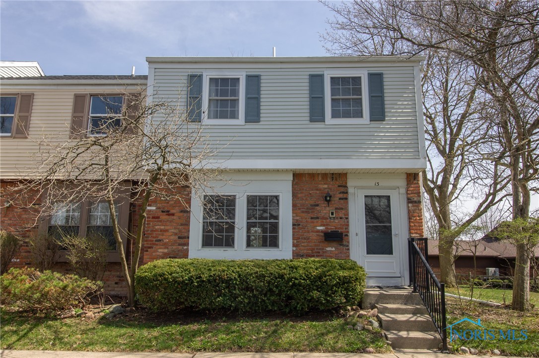 13 Meadowbrook Drive, Perrysburg, Ohio image 1